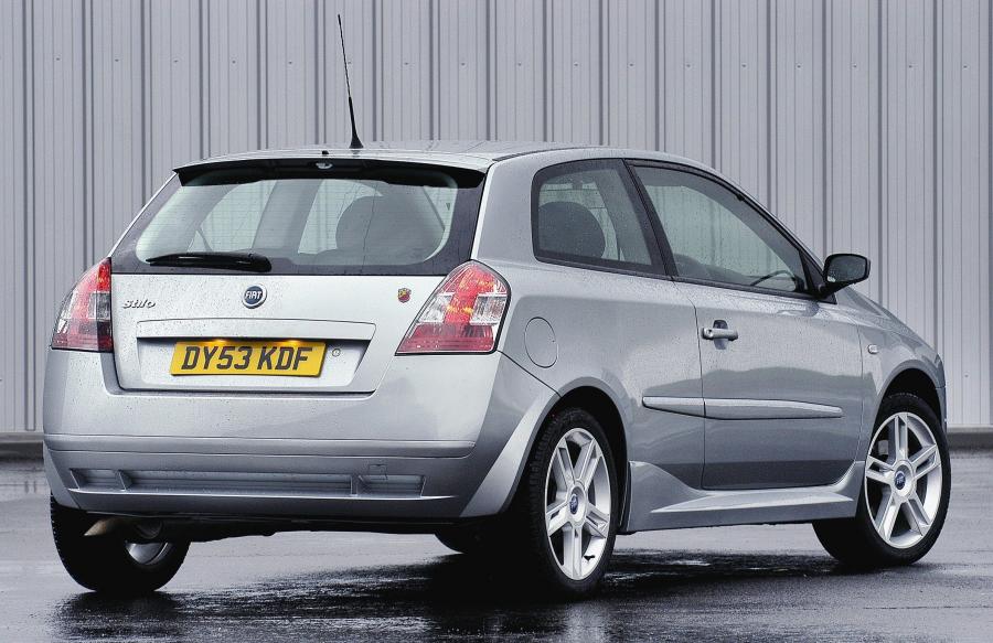  Fiat Stilo 3-Door 2004 года  (UK) (фото 7 из 10)
